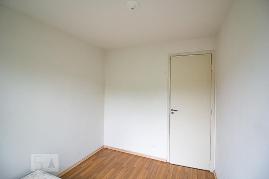 Quarto 2 de apartamento para alugar com 2 quartos, 45m² em Pinheirinho, Curitiba