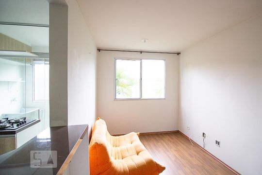 Sala de apartamento para alugar com 2 quartos, 45m² em Pinheirinho, Curitiba