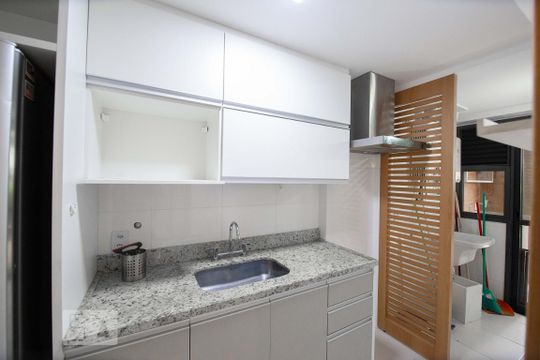 Apartamento para alugar com 1 quarto, 75m² em Recreio dos Bandeirantes, Rio de Janeiro