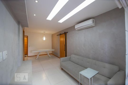 Apartamento para alugar com 1 quarto, 75m² em Recreio dos Bandeirantes, Rio de Janeiro