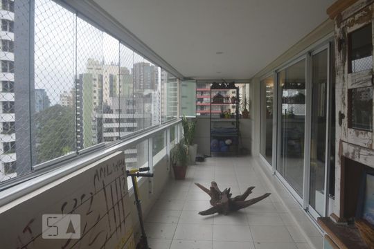 varanda de apartamento à venda com 3 quartos, 211m² em Vila Andrade, São Paulo