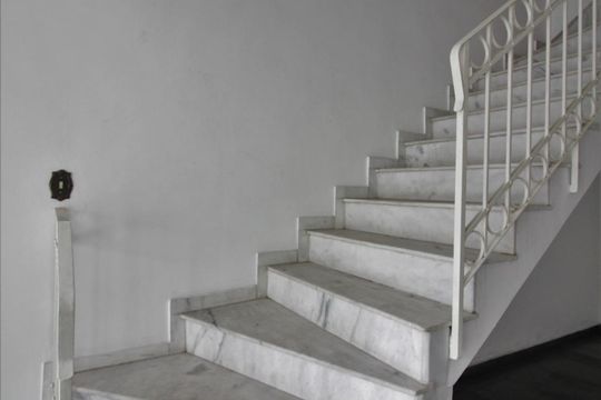 Escadas de casa para alugar com 3 quartos, 121m² em Real Parque, São Paulo