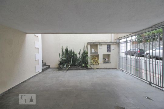 Garagem de casa para alugar com 3 quartos, 121m² em Real Parque, São Paulo
