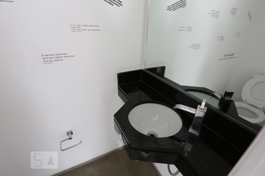 Lavabo de apartamento à venda com 1 quarto, 90m² em Vila Suzana, São Paulo