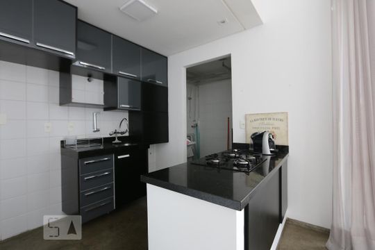 Cozinha de apartamento à venda com 1 quarto, 90m² em Vila Suzana, São Paulo