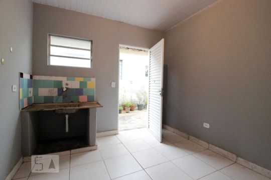 Cozinha de casa para alugar com 1 quarto, 40m² em Parque Peruche, São Paulo
