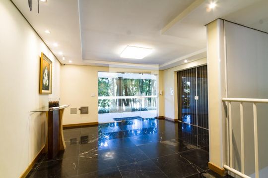 Hall de entrada de apartamento à venda com 3 quartos, 126m² em Cascatinha, Curitiba