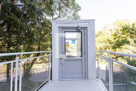 Área comum - elevador acessibilidade de apartamento à venda com 3 quartos, 126m² em Cascatinha, Curitiba