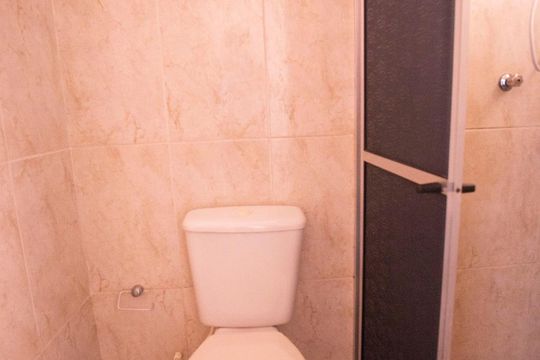 banheiro de casa para alugar com 2 quartos, 60m² em Vila Santana, Campinas