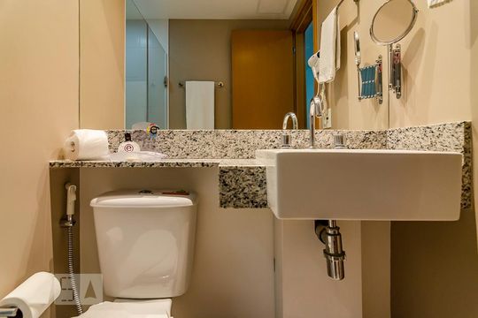 Banheiro de apartamento à venda com 1 quarto, 20m² em Ipiranga, Belo Horizonte