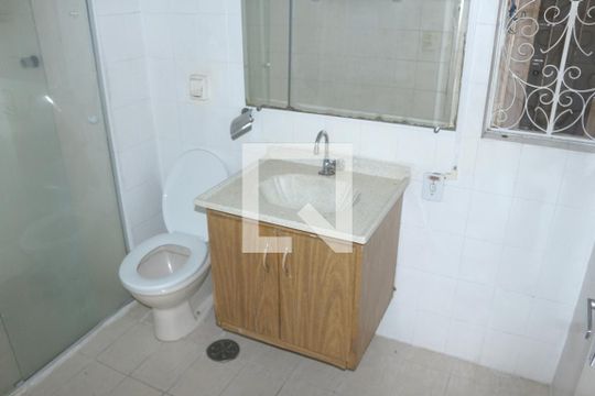 Banheiro 1 de apartamento à venda com 3 quartos, 97m² em Santo Antônio, São Caetano do Sul