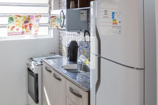Cozinha e Área de Serviço de apartamento à venda com 2 quartos, 56m² em Água Branca, São Paulo