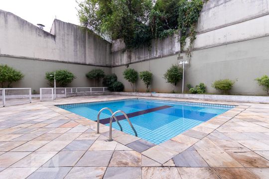Piscina de apartamento à venda com 2 quartos, 62m² em Pinheiros, São Paulo