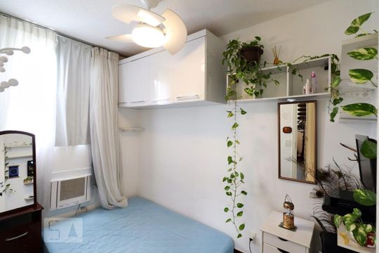 Quarto 1 de apartamento para alugar com 3 quartos, 63m² em Vargem Pequena, Rio de Janeiro