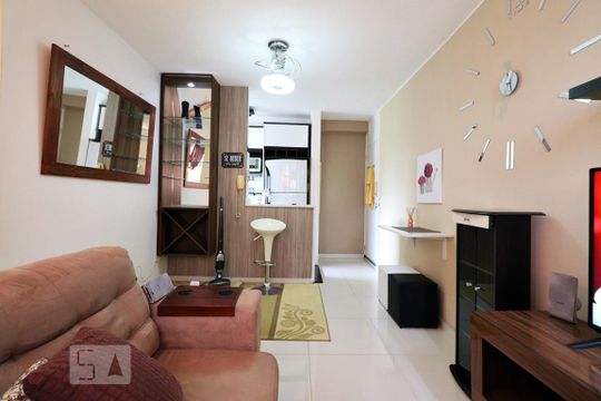 Sala de apartamento para alugar com 3 quartos, 63m² em Vargem Pequena, Rio de Janeiro