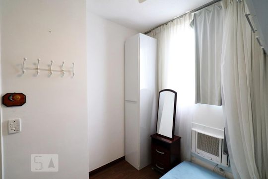 Quarto 1 de apartamento para alugar com 3 quartos, 63m² em Vargem Pequena, Rio de Janeiro