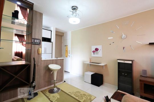 Sala de apartamento para alugar com 3 quartos, 63m² em Vargem Pequena, Rio de Janeiro