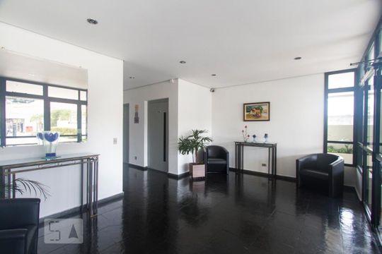 Hall social de apartamento para alugar com 2 quartos, 70m² em Vila Paulista, São Paulo