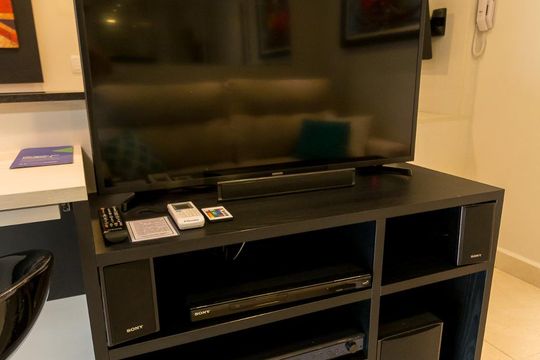Sala - rack e TV de kitnet/studio à venda com 1 quarto, 36m² em Vila Augusta, Guarulhos
