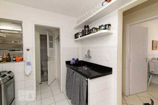 COZINHA de apartamento para alugar com 2 quartos, 85m² em São Domingos, Niterói