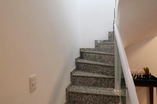 Escada de apartamento para alugar com 3 quartos, 142m² em Recreio dos Bandeirantes, Rio de Janeiro