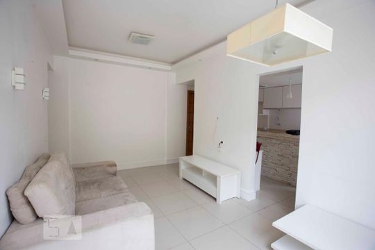 sala de apartamento para alugar com 2 quartos, 80m² em Tijuca, Rio de Janeiro