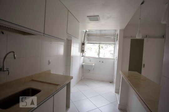 cozinha de apartamento para alugar com 2 quartos, 80m² em Tijuca, Rio de Janeiro