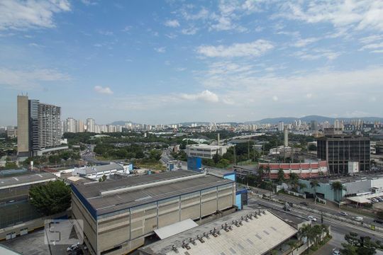 Vista Varanda de kitnet/studio para alugar com 1 quarto, 47m² em Parque Industrial Tomas Edson, São Paulo