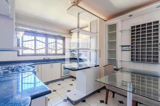 Cozinha de casa para alugar com 3 quartos, 200m² em Partenon, Porto Alegre