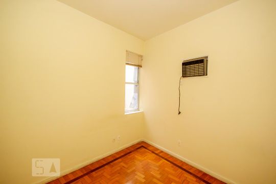 Quarto 1 de apartamento à venda com 3 quartos, 100m² em Copacabana, Rio de Janeiro