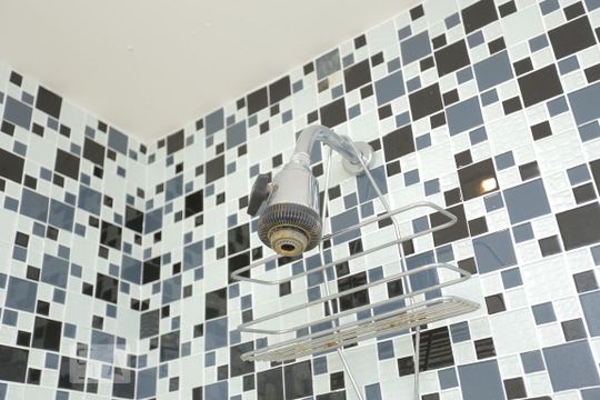 Chuveiro de apartamento à venda com 1 quarto, 50m² em Copacabana, Rio de Janeiro