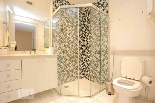 Banheiro de apartamento à venda com 1 quarto, 50m² em Copacabana, Rio de Janeiro