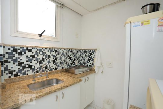 Cozinha de apartamento à venda com 1 quarto, 50m² em Copacabana, Rio de Janeiro