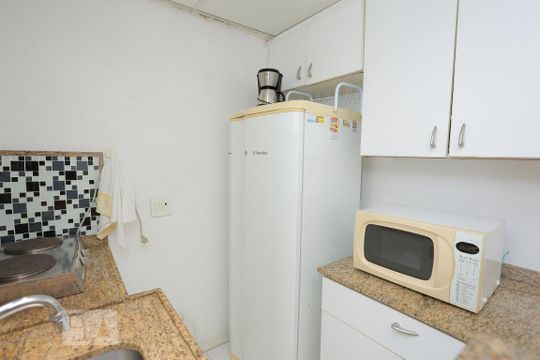 Cozinha de apartamento à venda com 1 quarto, 50m² em Copacabana, Rio de Janeiro
