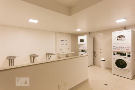 Lavanderia de kitnet/studio para alugar com 1 quarto, 32m² em Pinheiros, São Paulo