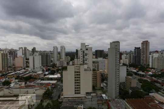 Vista de kitnet/studio para alugar com 1 quarto, 32m² em Pinheiros, São Paulo