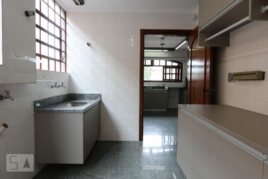 area de serviço de casa à venda com 4 quartos, 485m² em Jardim Leonor, São Paulo