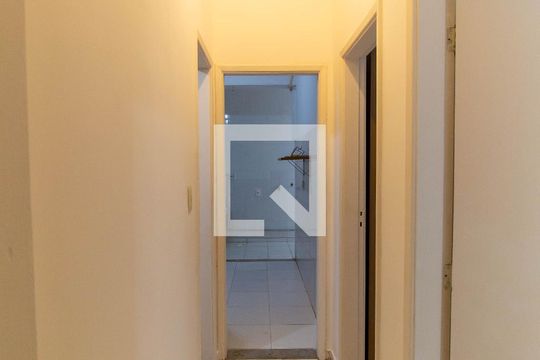 Corredor de apartamento à venda com 2 quartos, 70m² em Ingá, Niterói