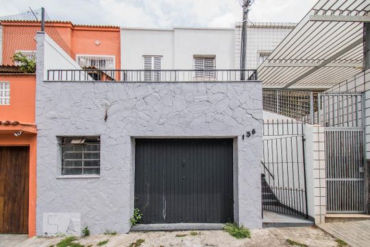 Fachada de casa à venda com 5 quartos, 220m² em Aclimação, São Paulo