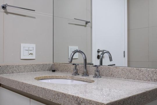 Banheiro de apartamento para alugar com 1 quarto, 55m² em Vila Gertrudes, São Paulo