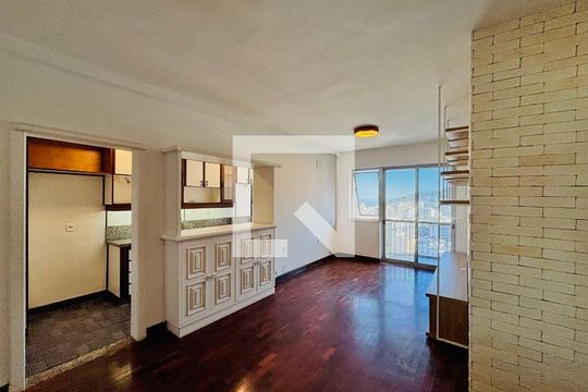 Sala de apartamento para alugar com 2 quartos, 92m² em Leblon, Rio de Janeiro