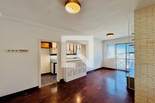 Sala de apartamento para alugar com 2 quartos, 92m² em Leblon, Rio de Janeiro