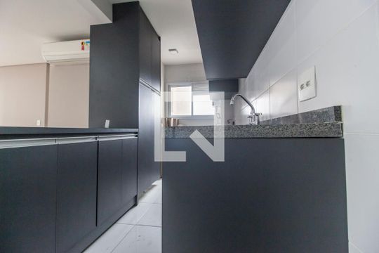 Cozinha de apartamento à venda com 2 quartos, 76m² em Centro, Barueri