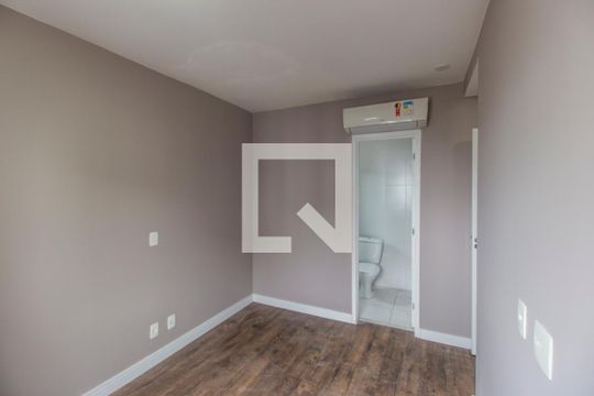Suíte de apartamento à venda com 2 quartos, 76m² em Centro, Barueri