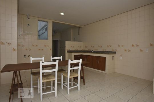Cozinha de apartamento para alugar com 4 quartos, 250m² em Jardim Guanabara, Rio de Janeiro