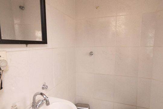 Banheiro de Serviço de casa à venda com 4 quartos, 100m² em Água Rasa, São Paulo