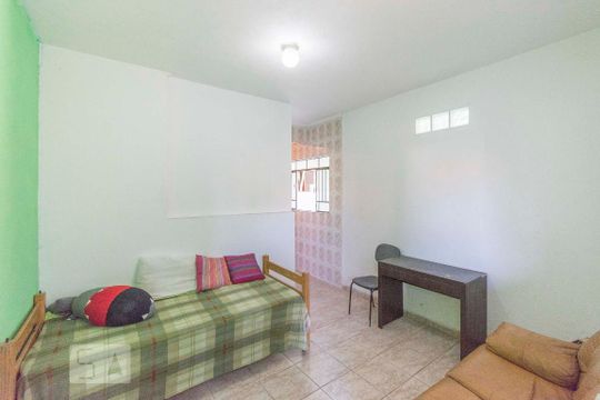 Quarto de casa para alugar com 1 quarto, 40m² em Ferreira, São Paulo