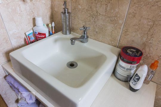 Banheiro de apartamento à venda com 2 quartos, 50m² em Vila Roque, São Paulo