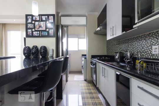 Cozinha de apartamento à venda com 2 quartos, 50m² em Vila Roque, São Paulo