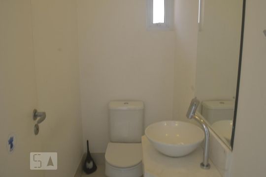Banheiro de casa à venda com 4 quartos, 500m² em Vila Progredior, São Paulo